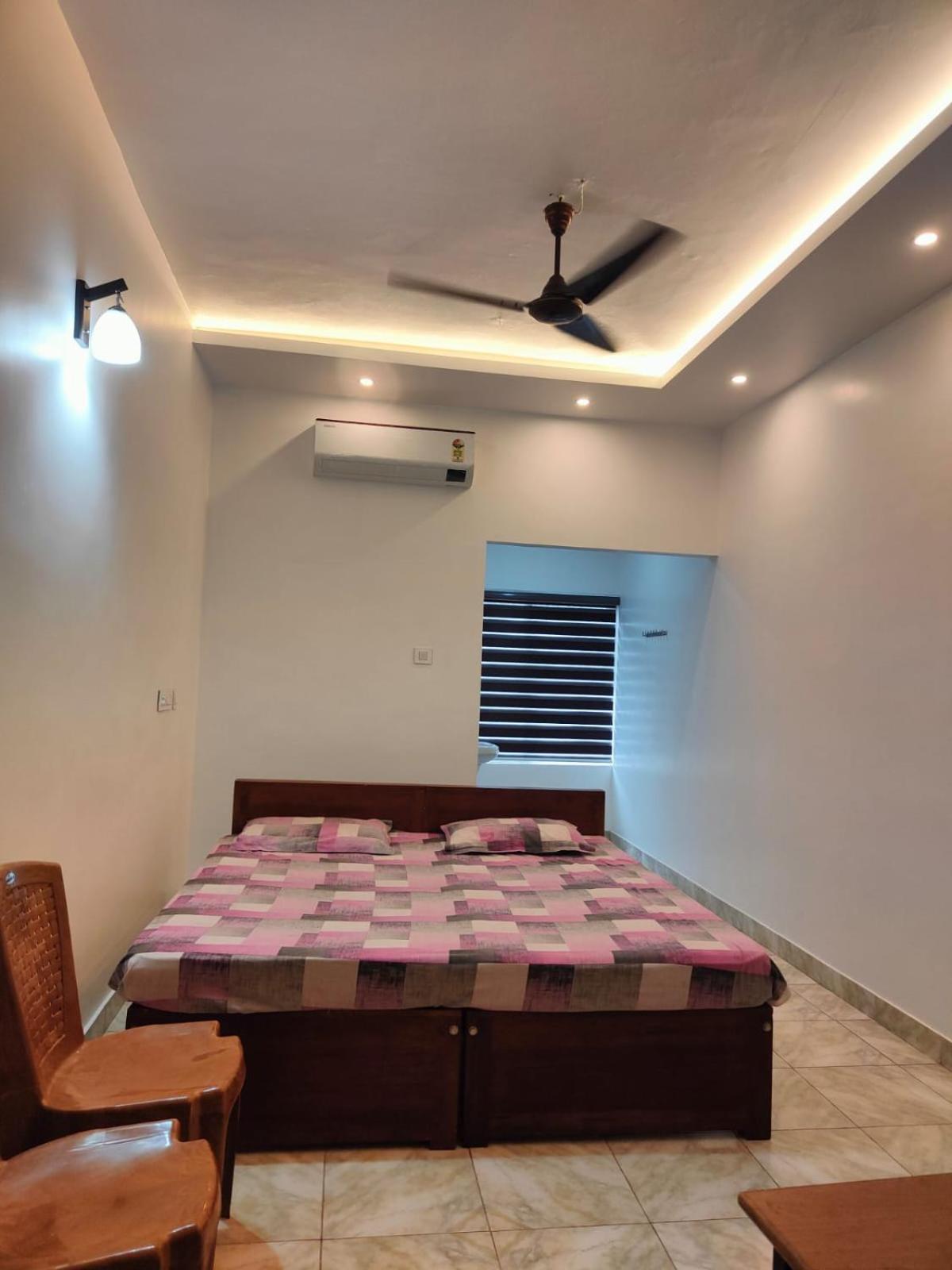 מלפורם Thekkumpuram Tourist Home מראה חיצוני תמונה