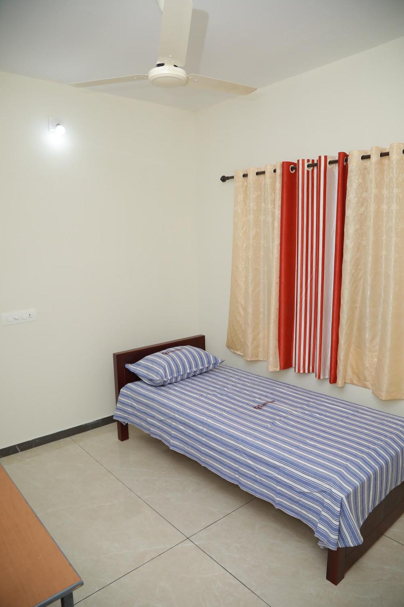 מלפורם Thekkumpuram Tourist Home מראה חיצוני תמונה
