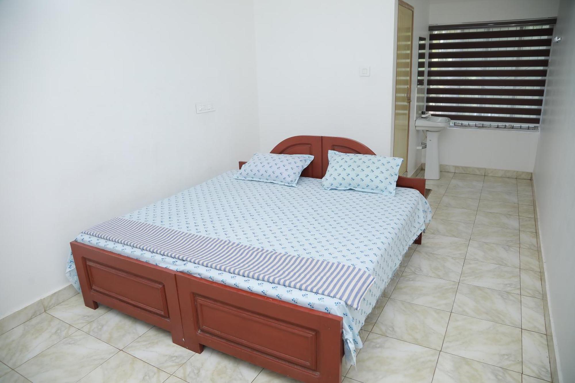 מלפורם Thekkumpuram Tourist Home מראה חיצוני תמונה