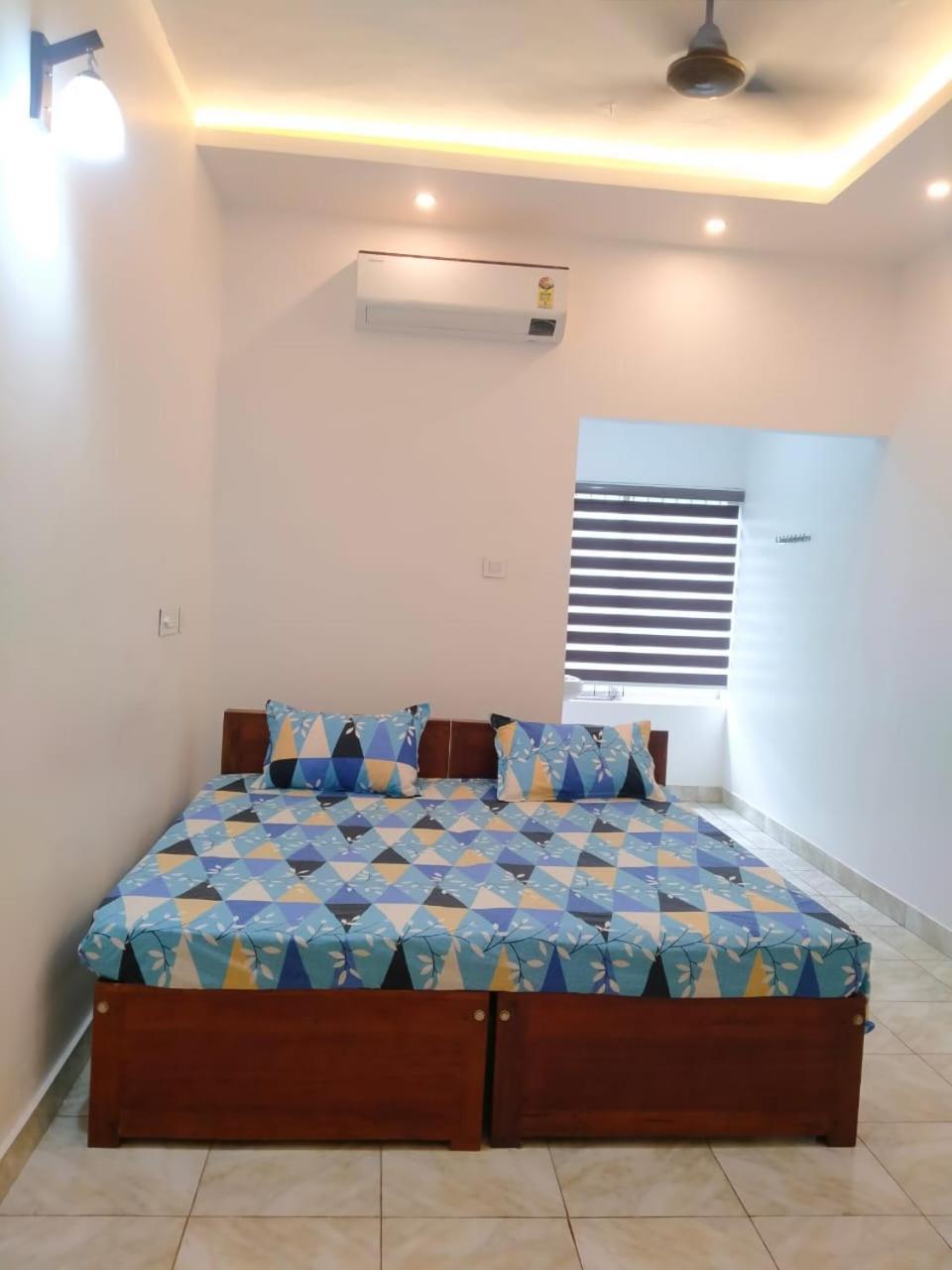 מלפורם Thekkumpuram Tourist Home מראה חיצוני תמונה